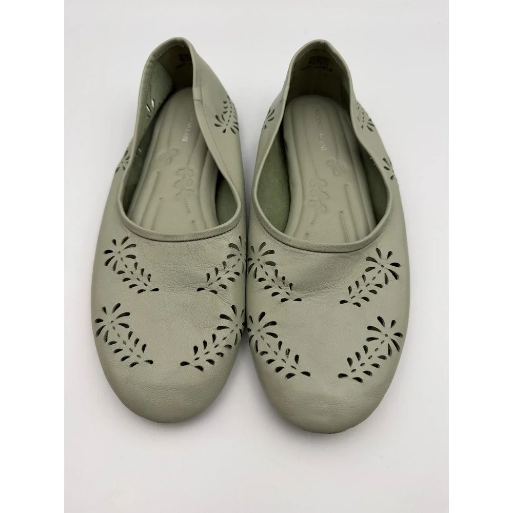 Antonio Melani Julian Sage Green Leather Perforated Ballet Flats Womens 8.5M